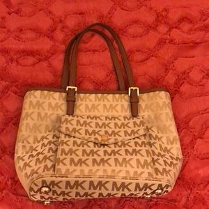 Michael kors hand bag